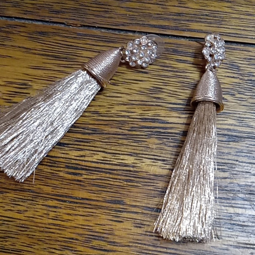Vivian drew vintage earrings